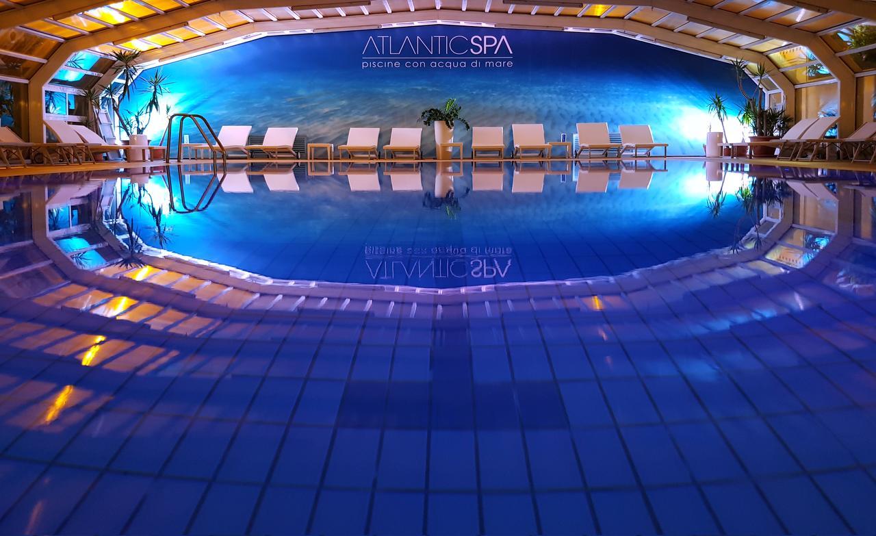 Hotel Atlantic Riccione Extérieur photo